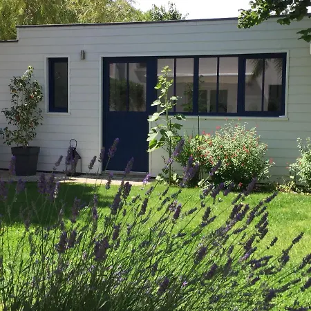 Le Cabanon Bed & Breakfast 3*