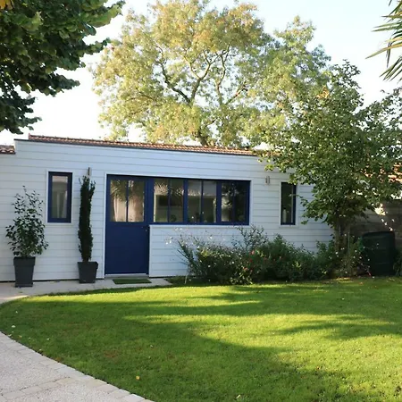 Le Cabanon Bed & Breakfast 3*