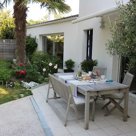 Le Cabanon Bed & Breakfast 3*